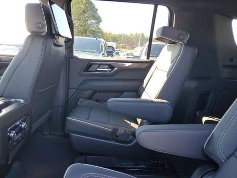 New 2026 GMC Yukon XL Elevation w/ Elevation Premium Package image 9