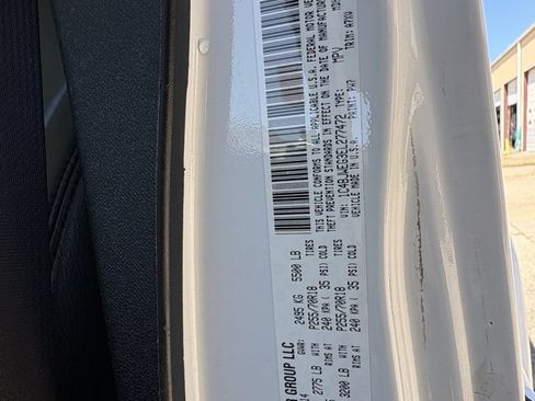 Used 2014 Jeep Wrangler Unlimited Sahara w/ Connectivity Group AWD/4WD image 28