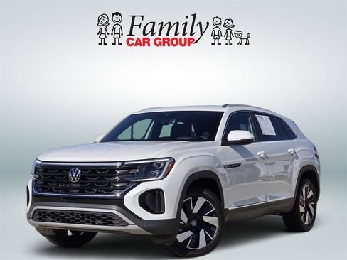 Used 2025 Volkswagen Atlas Cross Sport SEL image 1