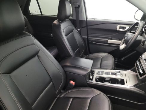 Used 2024 Ford Explorer XLT w/ Equipment Group 202A image 21