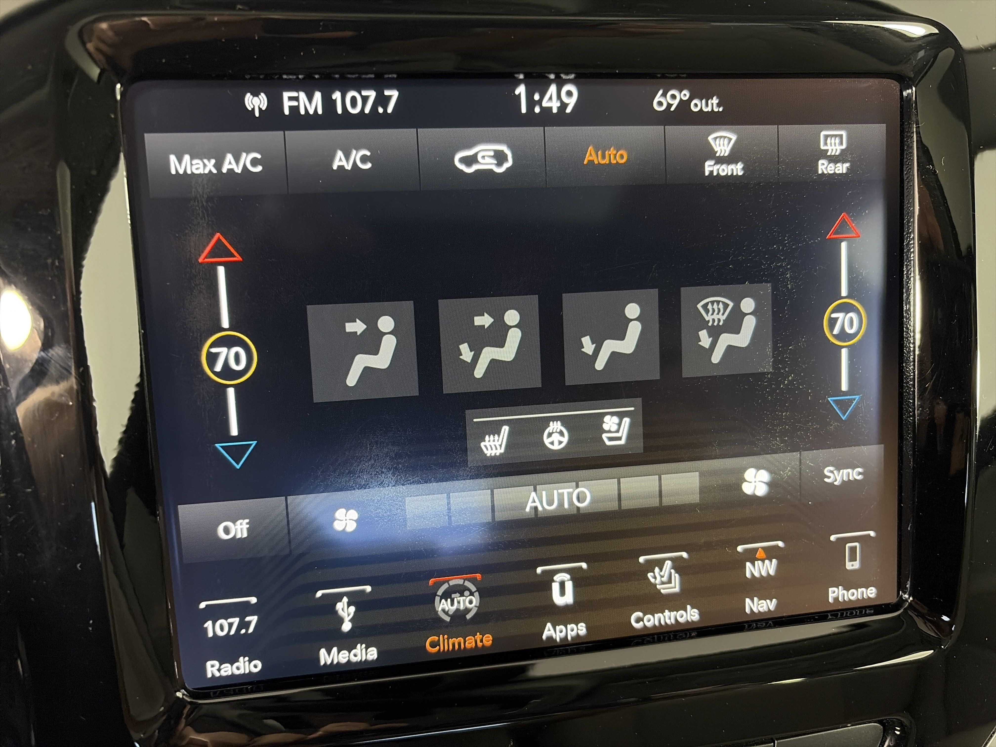 Used 2019 Jeep Cherokee Limited w/ Luxury Group AWD/4WD image 20