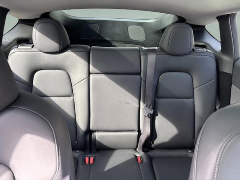 Used 2024 Tesla Model Y Long Range image 24