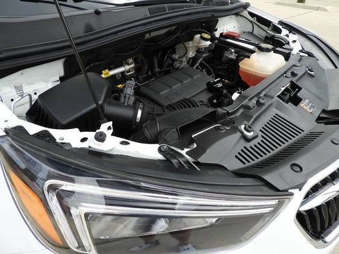 Used 2021 Buick Encore Preferred AWD/4WD image 44