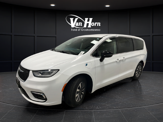 Used 2024 Chrysler Pacifica Limited FWD image 3