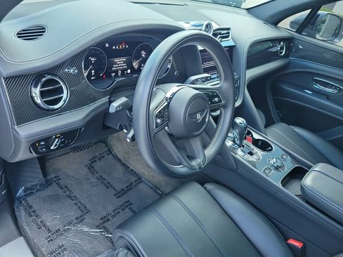 Used 2021 Bentley Bentayga AWD/4WD image 25
