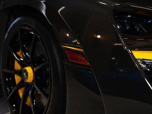 Used 2019 McLaren Senna RWD image 18