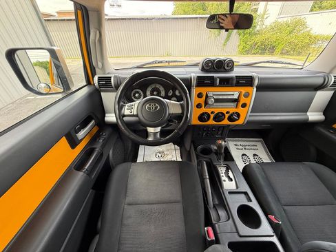 Used 2008 Toyota FJ Cruiser 4WD image 11