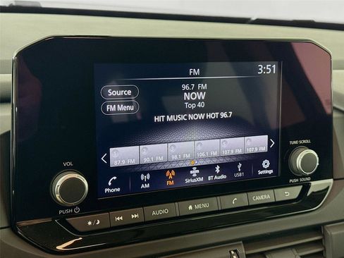 Used 2025 Nissan Pathfinder S image 7