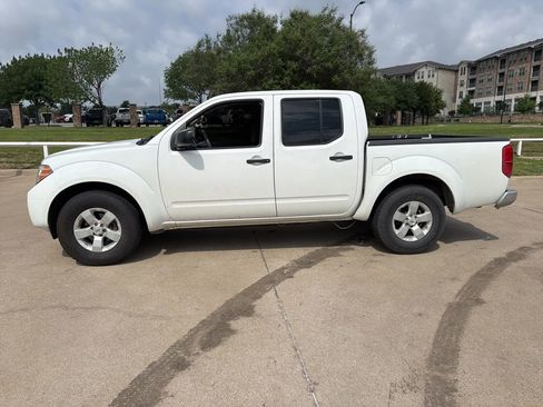 Used 2012 Nissan Frontier SV RWD image 3