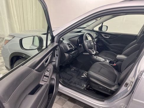 Used 2021 Subaru Forester Premium image 12