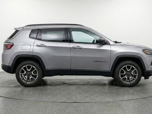 Used 2025 Jeep Compass Trailhawk w/ Trailer Tow Group image 11