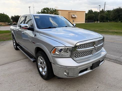 Used 2014 RAM 1500 Laramie w/ Convenience Group AWD/4WD image 4