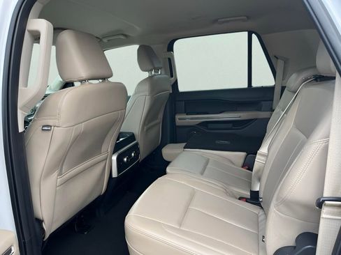 Certified 2024 Ford Expedition Max XLT image 10