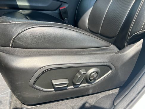 Used 2023 Jeep Grand Cherokee 4WD 4xe w/ Luxury Tech Group II image 9