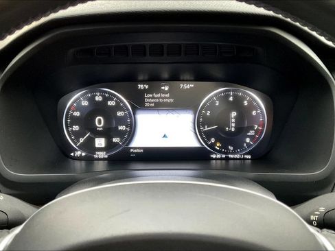 Used 2021 Volvo XC90 T6 Momentum AWD/4WD image 12