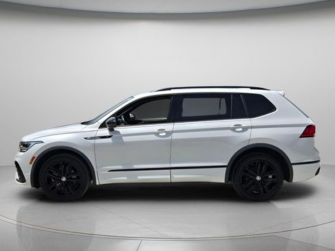 Used 2022 Volkswagen Tiguan SE R-Line FWD image 3