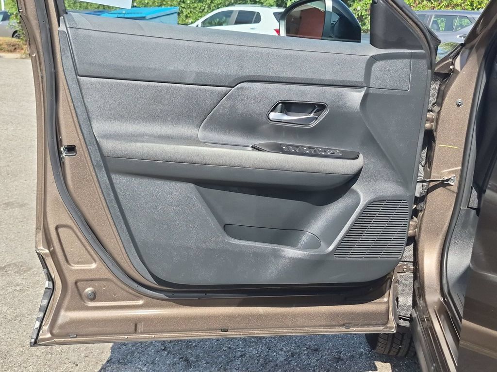 Certified 2026 Nissan Kicks SV FWD image 12