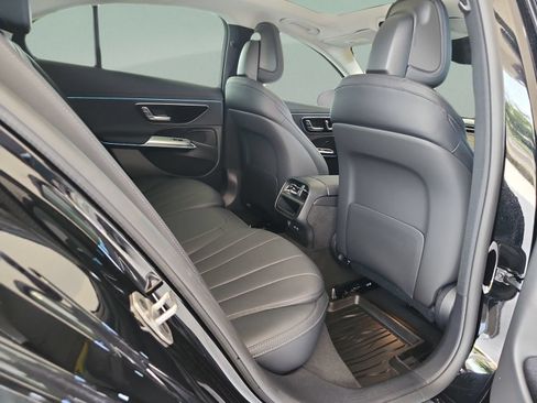 Used 2026 Mercedes-Benz E 350 Sedan w/ Winter Package image 19