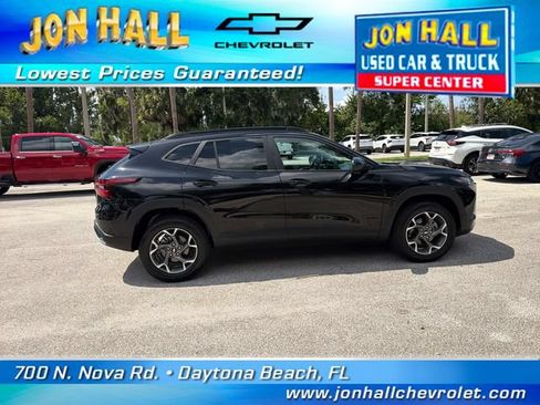 Used 2025 Chevrolet Trax LT w/ Driver Confidence Package FWD image 13