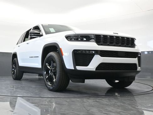 New 2026 Jeep Grand Cherokee Limited w/ Limited Altitude Package RWD image 58