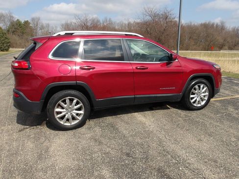 Used 2016 Jeep Cherokee Limited image 12