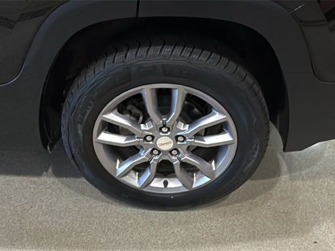 Used 2022 GMC Terrain SLT w/ Tech Package image 10