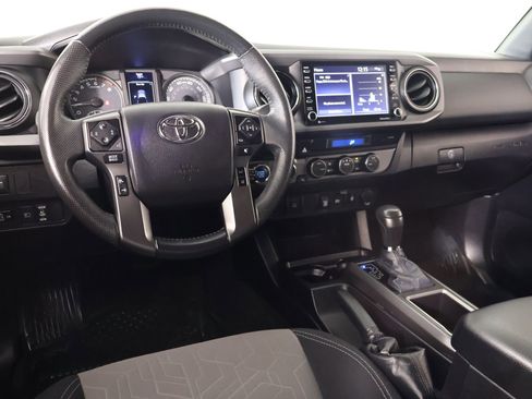 Used 2021 Toyota Tacoma TRD Sport image 2