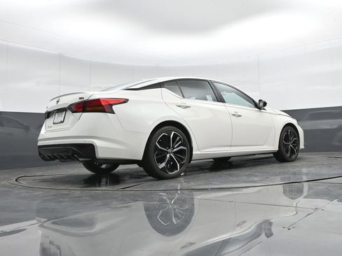 Used 2024 Nissan Altima 2.5 SR image 31