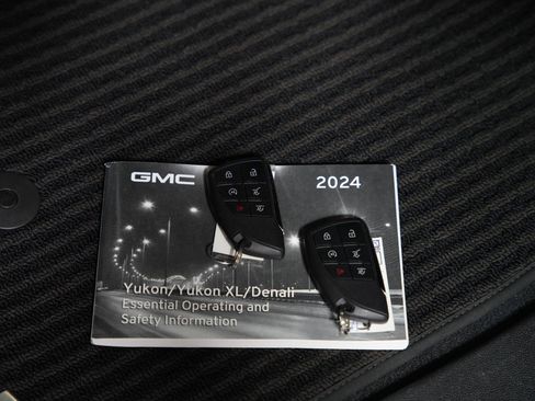 Used 2024 GMC Yukon XL Denali Ultimate AWD/4WD image 24