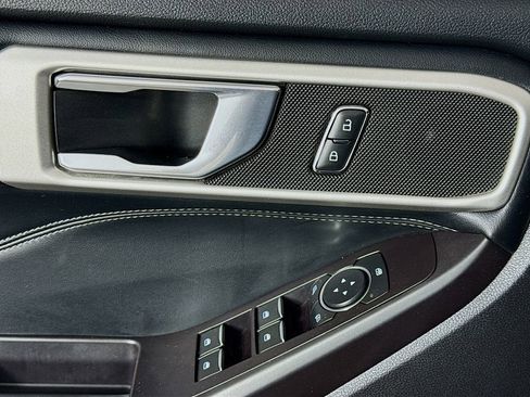 Used 2020 Ford Explorer XLT w/ Equipment Group 202A image 22