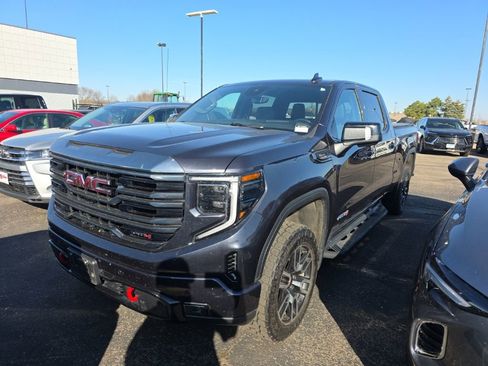 Certified 2022 GMC Sierra 1500 AT4 w/ AT4 Premium Package AWD/4WD image 4
