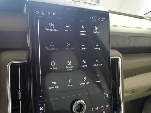 New 2026 GMC Yukon Denali w/ Denali Reserve Package AWD/4WD image 23