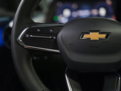 Used 2025 Chevrolet Equinox EV LT image 25