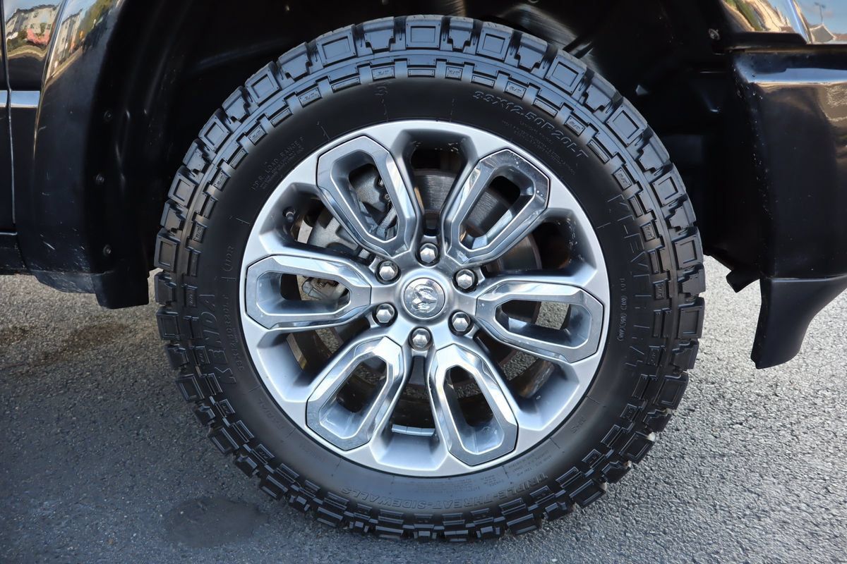Used 2019 RAM 1500 Laramie w/ Sport Appearance Package AWD/4WD image 43