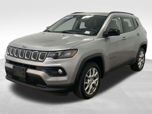 Used 2022 Jeep Compass Latitude w/ Sun and Sound Group image 5