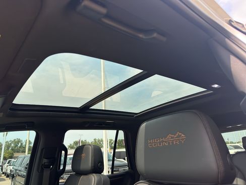 Used 2025 Chevrolet Tahoe High Country w/ Sun And Tow Package AWD/4WD image 30