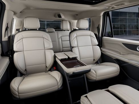 New 2027 Lincoln Navigator Reserve AWD/4WD image 11