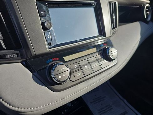 Used 2014 Toyota RAV4 XLE image 22