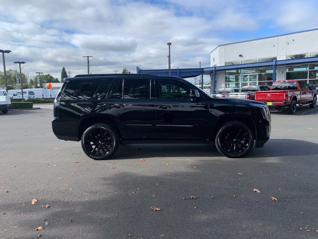 Used 2019 Cadillac Escalade Premium Luxury w/ Escalade Sport Edition AWD/4WD image 9