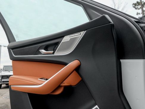 New 2026 Jaguar F-PACE R-Dynamic S image 11