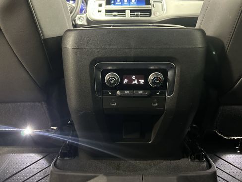 Used 2023 Chevrolet Tahoe Z71 w/ Luxury Package image 23