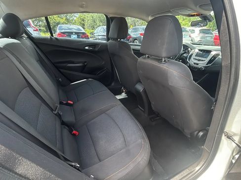 Used 2018 Chevrolet Cruze LS FWD image 8