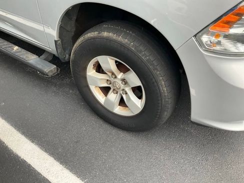 Used 2018 RAM 1500 Express AWD/4WD image 2