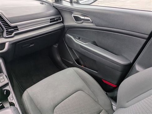 Used 2023 Kia Sportage LX image 15