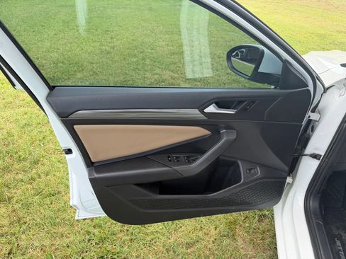 Used 2019 Volkswagen Jetta SEL FWD image 11