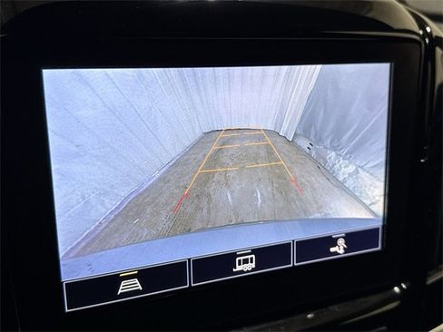 Used 2023 Chevrolet Traverse LT image 19