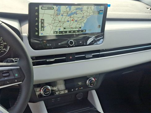 New 2025 Mitsubishi Outlander SE image 8