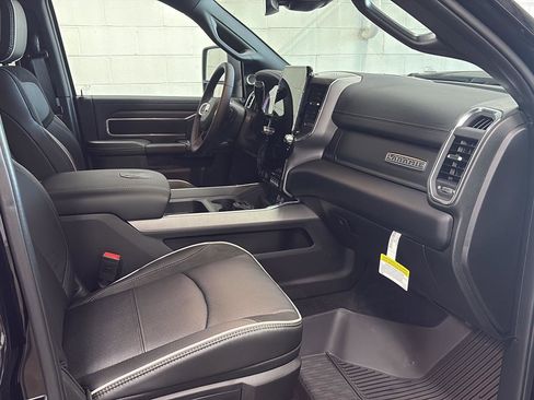 New 2026 RAM 2500 Laramie AWD/4WD image 23