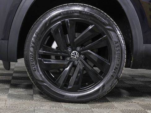 Used 2023 Volkswagen Atlas Cross Sport SE w/ Black Wheel Package AWD/4WD image 20