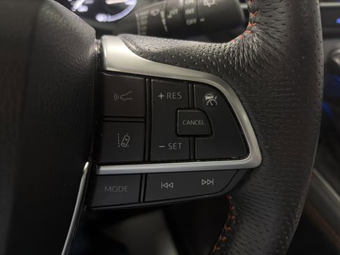 Used 2023 Toyota Sienna XSE w/ XSE Plus Package image 18